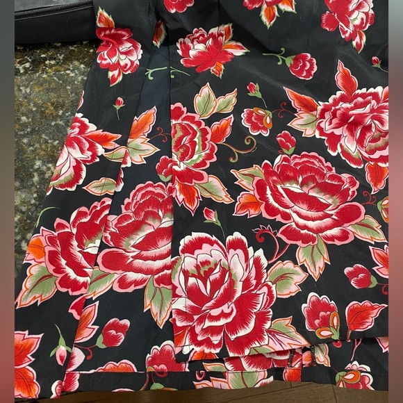 New Gear Plus Floral Print Maxi Slit Dress (Size: 1X, Color: Black/Red/Pink) - Picture 4 of 4